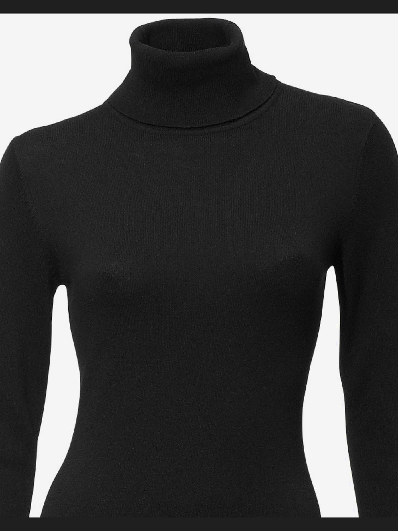 Robe en tricot à manches longues et col roulé