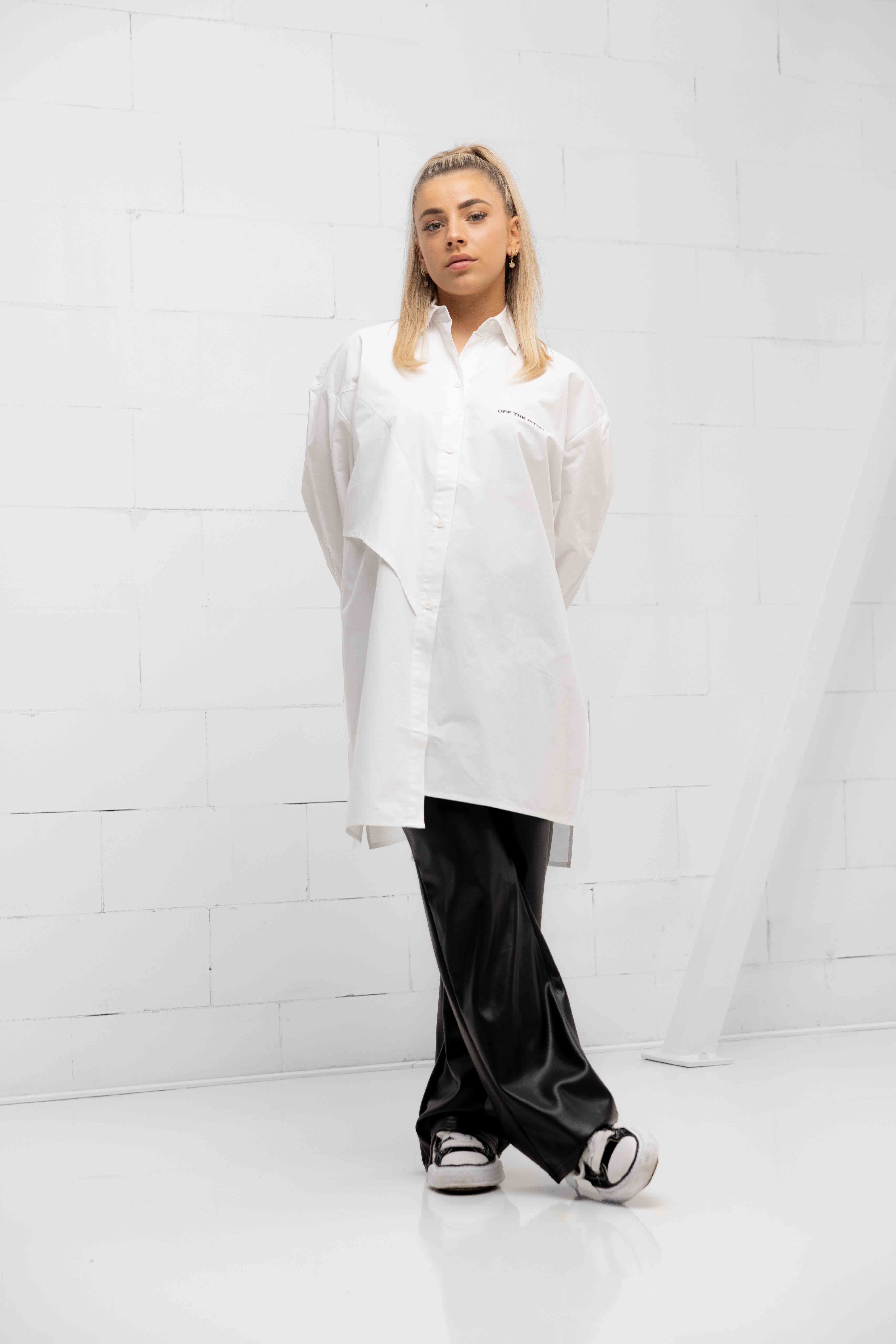 Off The Pitch Deconstructive Oversized Shirt Dames Wit