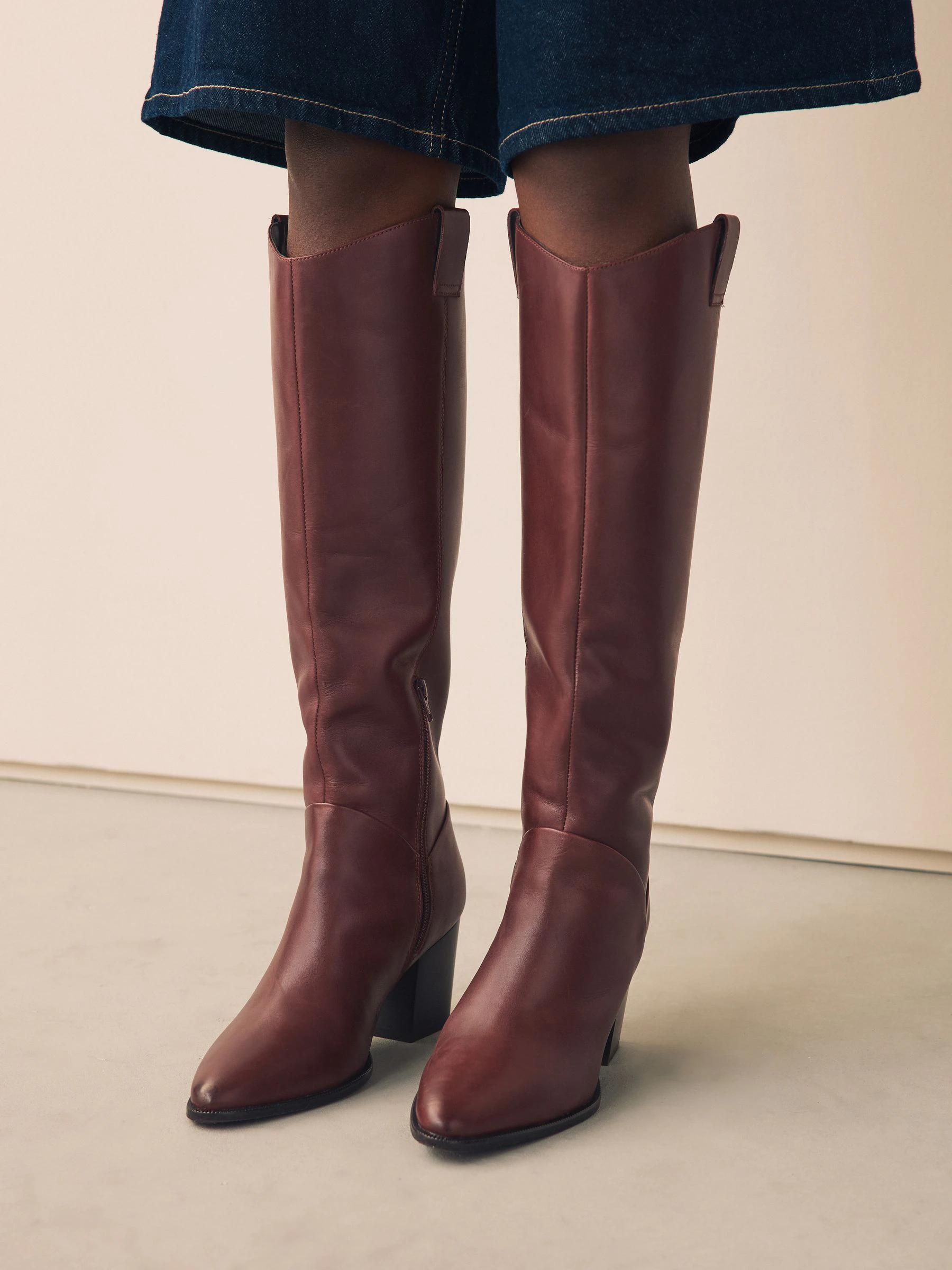Bordeauxrood - Forever Comfort® Western Block Heel Knee High Boots