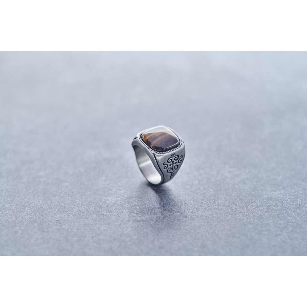 Bague Victorin en Acier 316L avec oeil de tigre synthétique marron