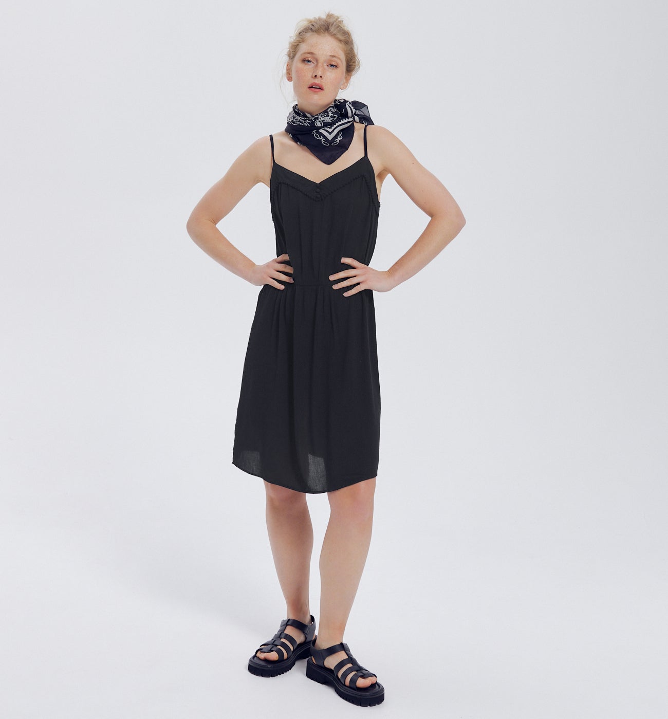 Robe à bretelles SUZANNE - Noir
