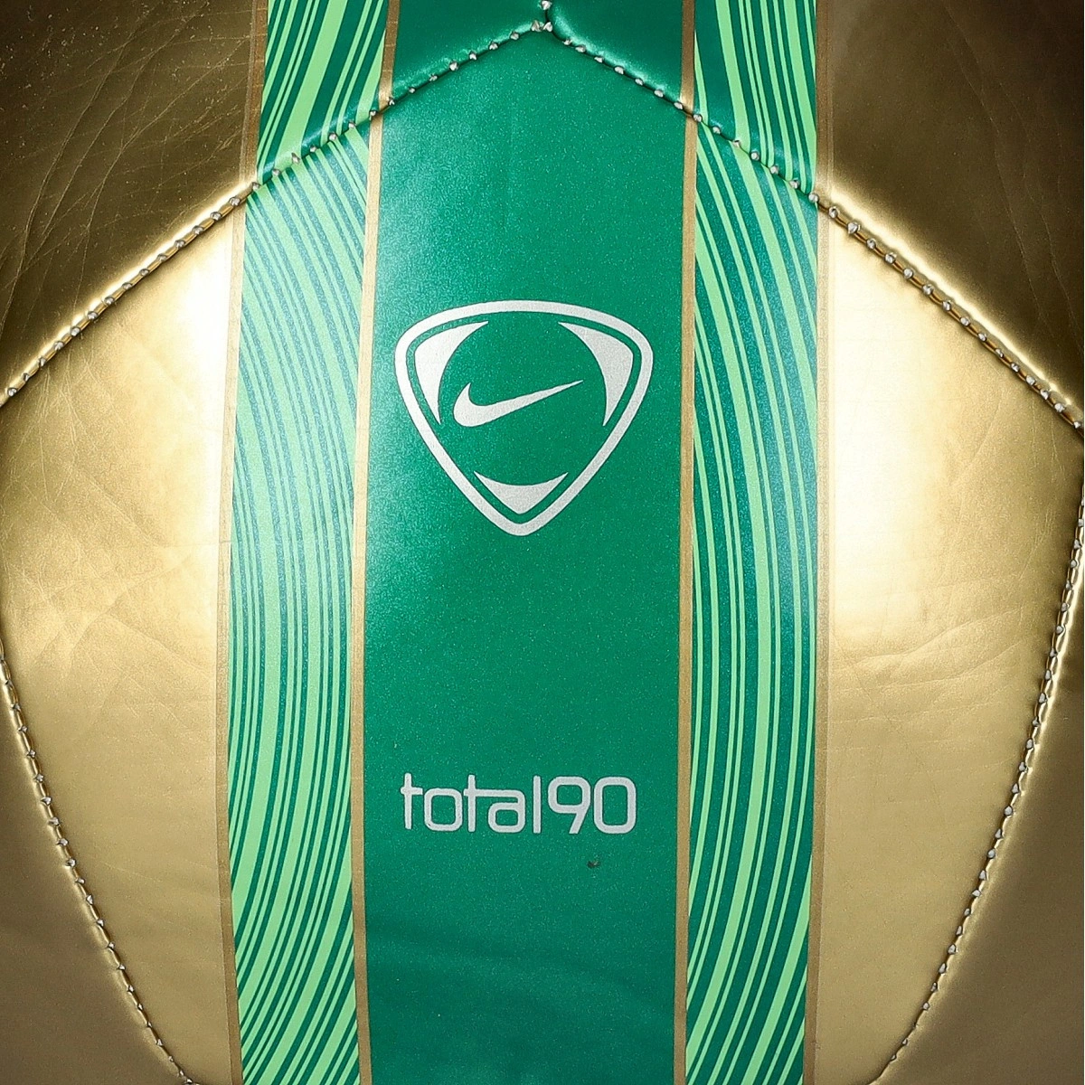 Bola Nike Academy T90