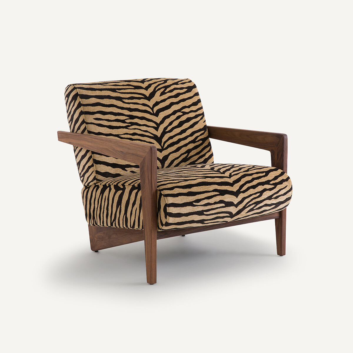 AM.PM<br>Poltrona em nogueira maciça, tecido jacquard, Izag