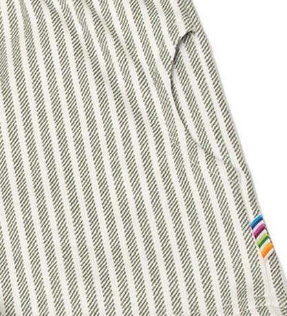 Joha Shorts - Mattgrün/Weißes Stipet