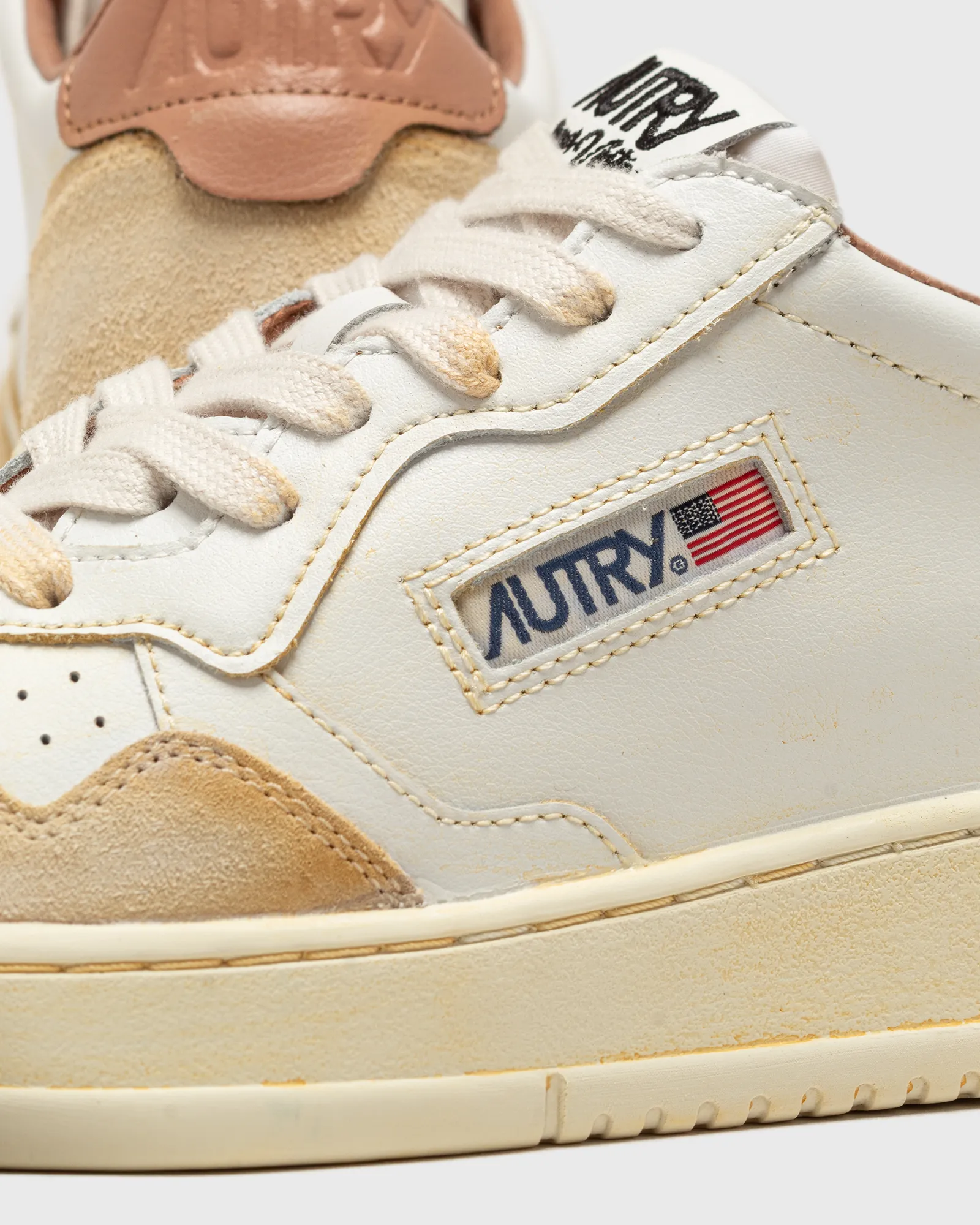 Autry Action Shoes WMNS SUP VINT LOW