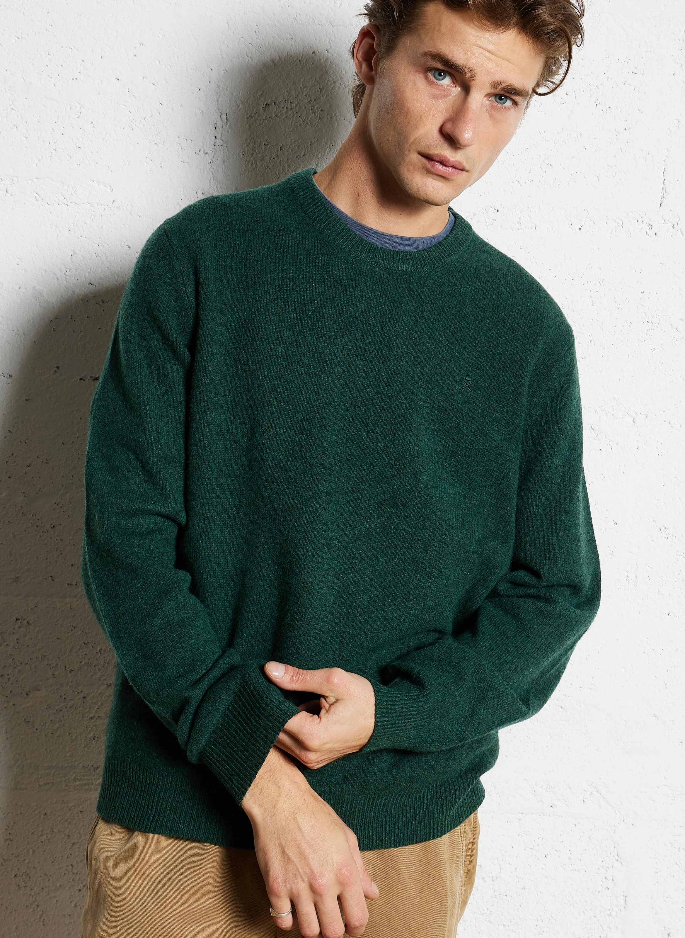 Pull regular-fit col rond brodé en laine | Vert