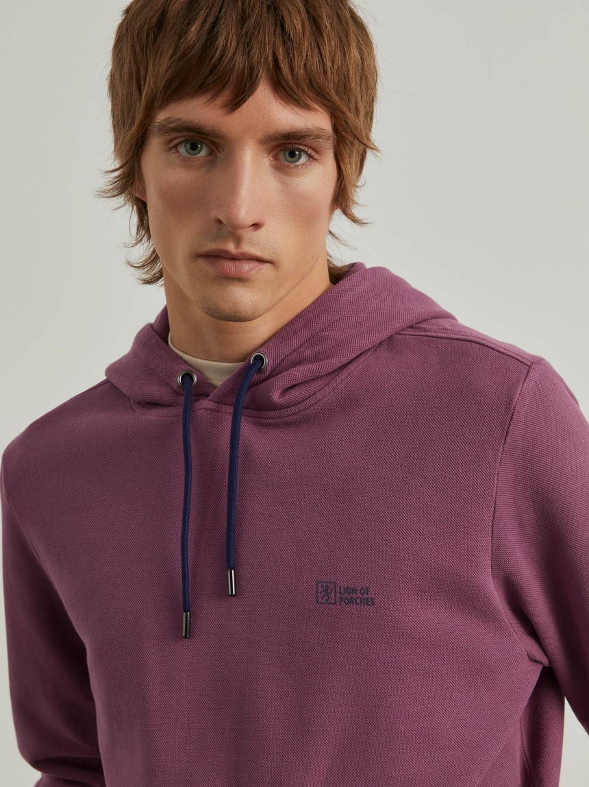 Sweater com capuz em malha piqué