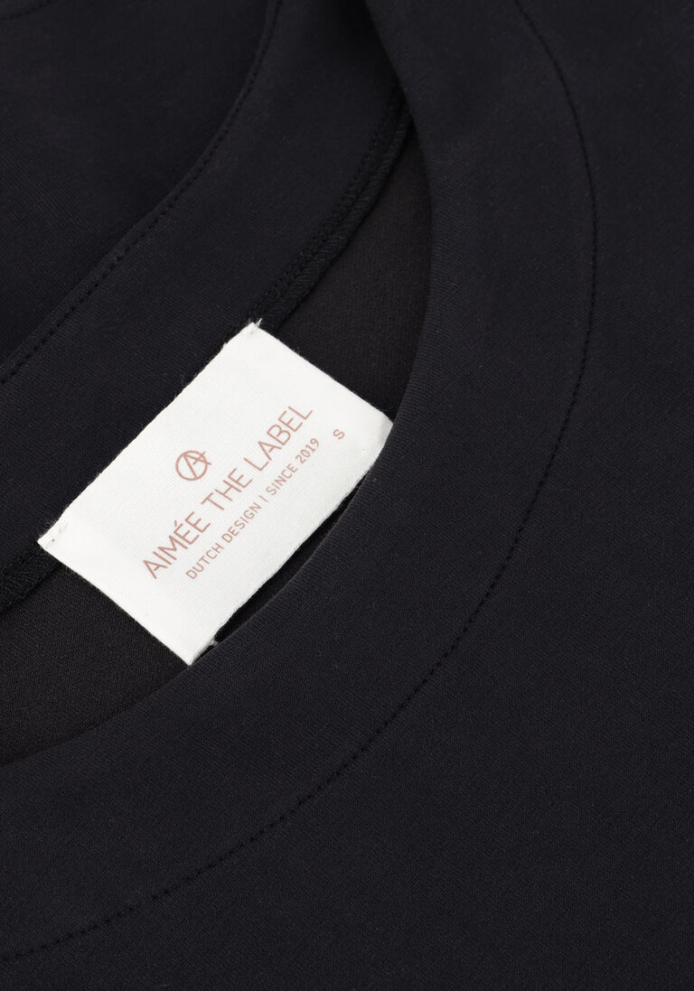 zwarte aimee the label t-shirt romee2