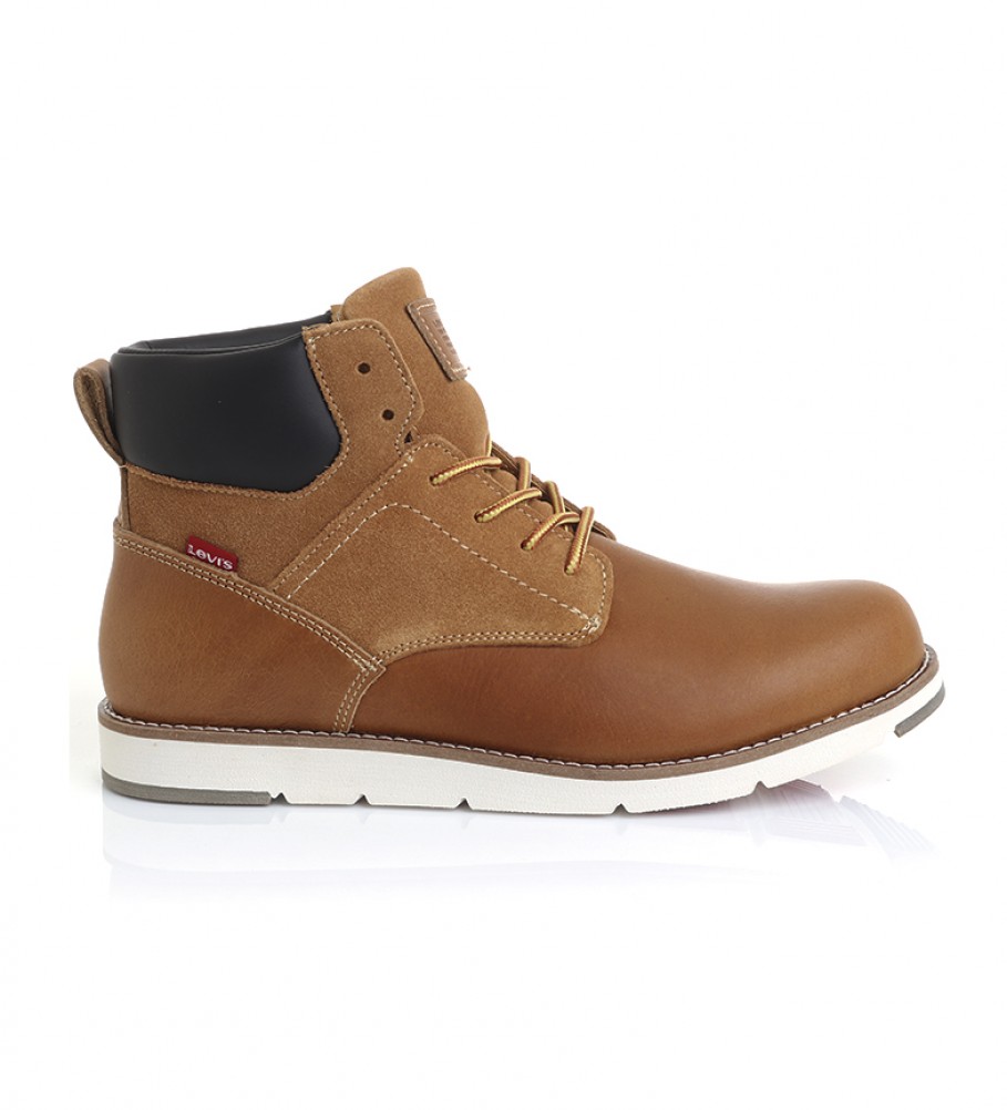Botas Levi's Jax Plus em couro cor camelo