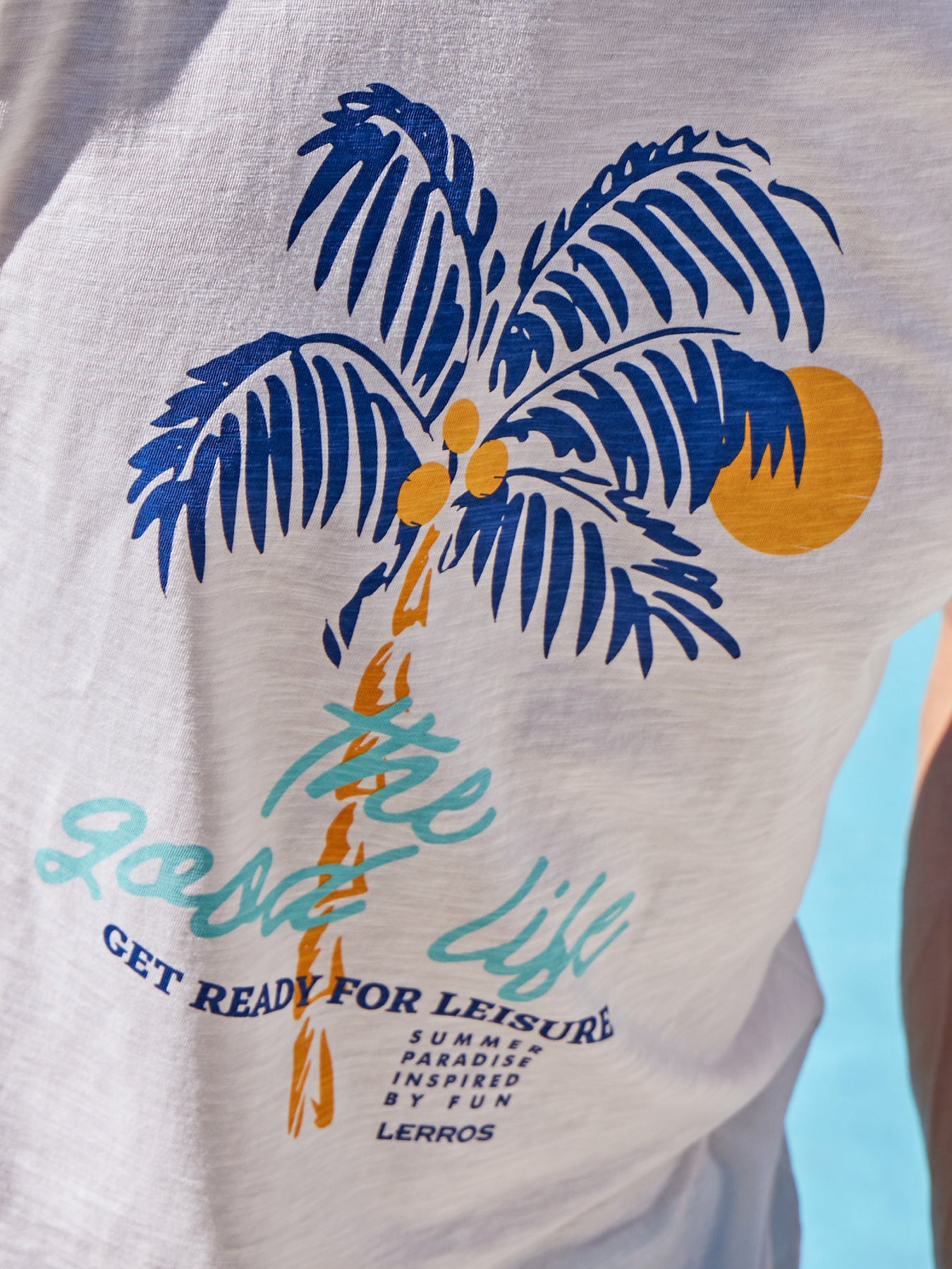 Rundhals T-Shirt für Herren mit Palmenprint