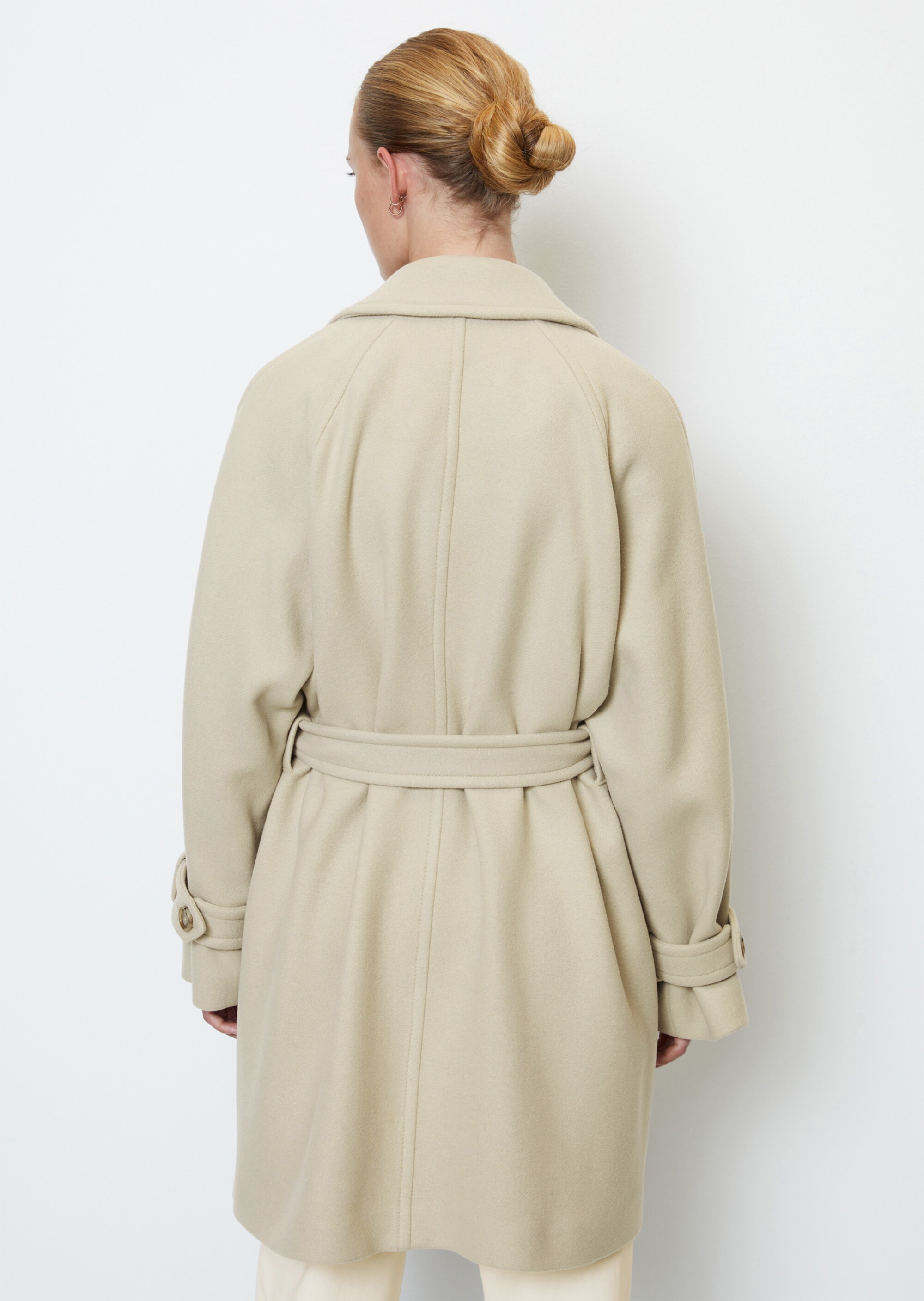 Kurzer Trenchcoat relaxedaus italienischer Schurwolle-Mix-Qualität