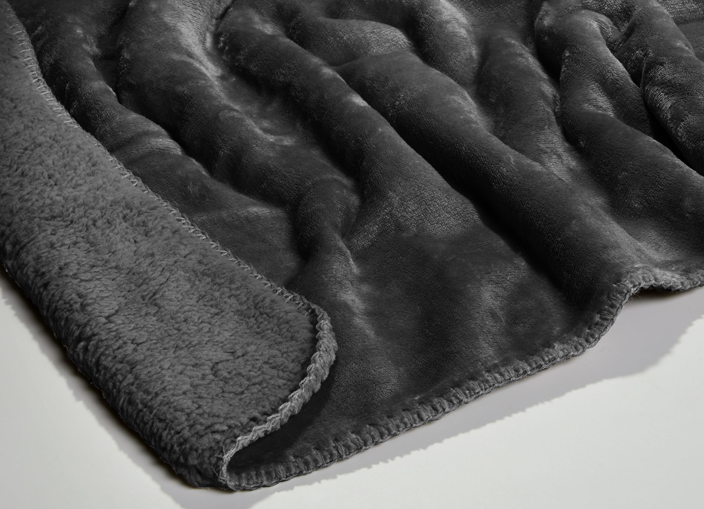 Superkuschelige Wohndecke in Teddyfleece-Qualität