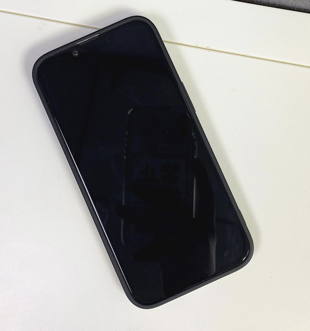 iPhone 14 Pro Max Silikon Case Hülle mit Kameraschutz Herzen Herzen - Schwarz