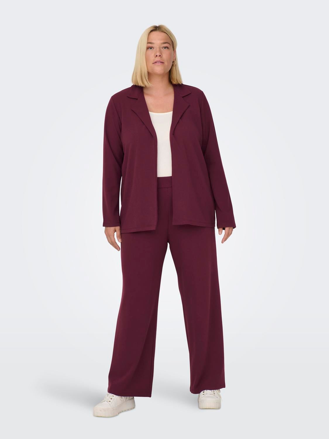 CARSANIA Blazer Windsor Wine