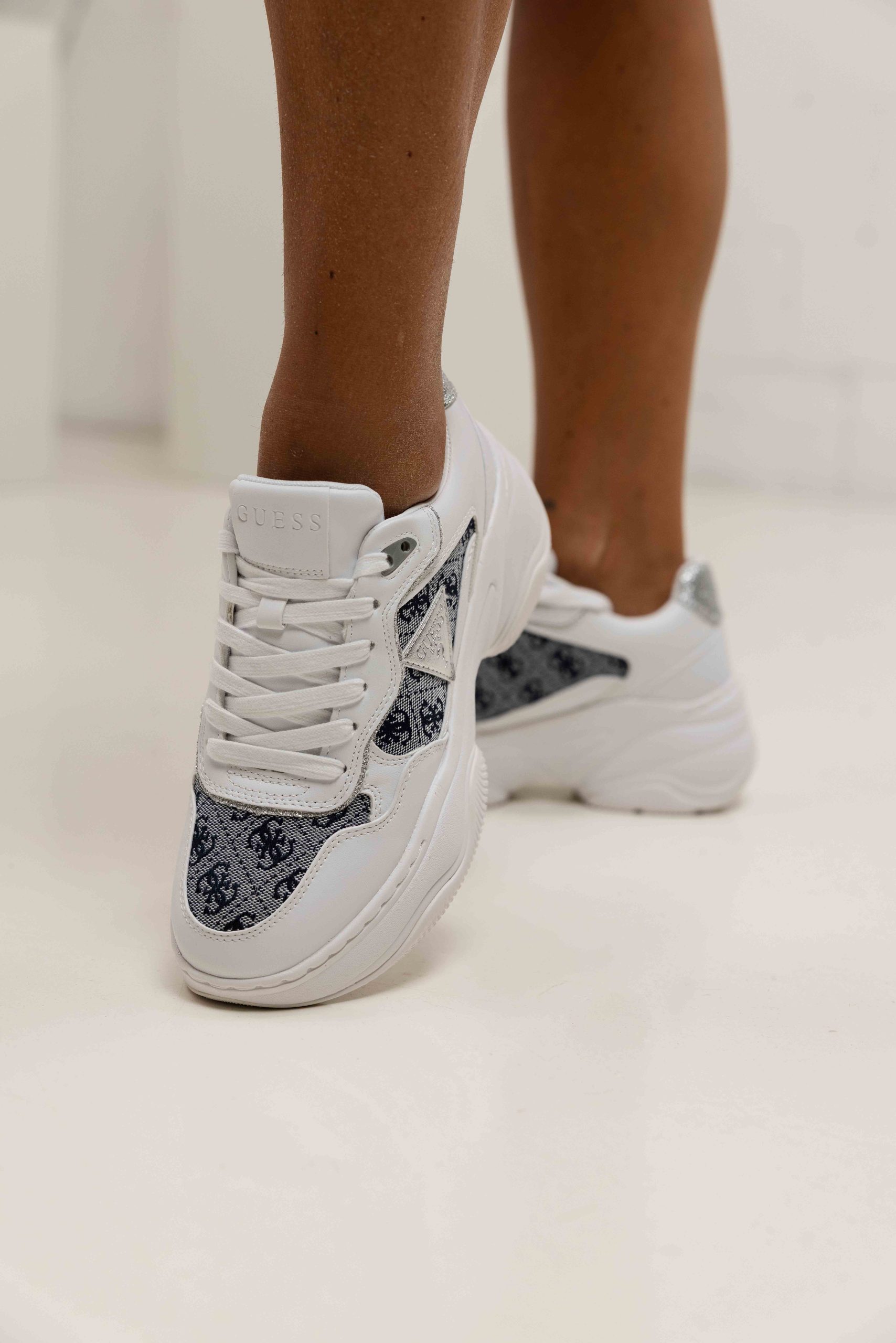 Guess Happy4 Sneakers Dames Wit/Blauw