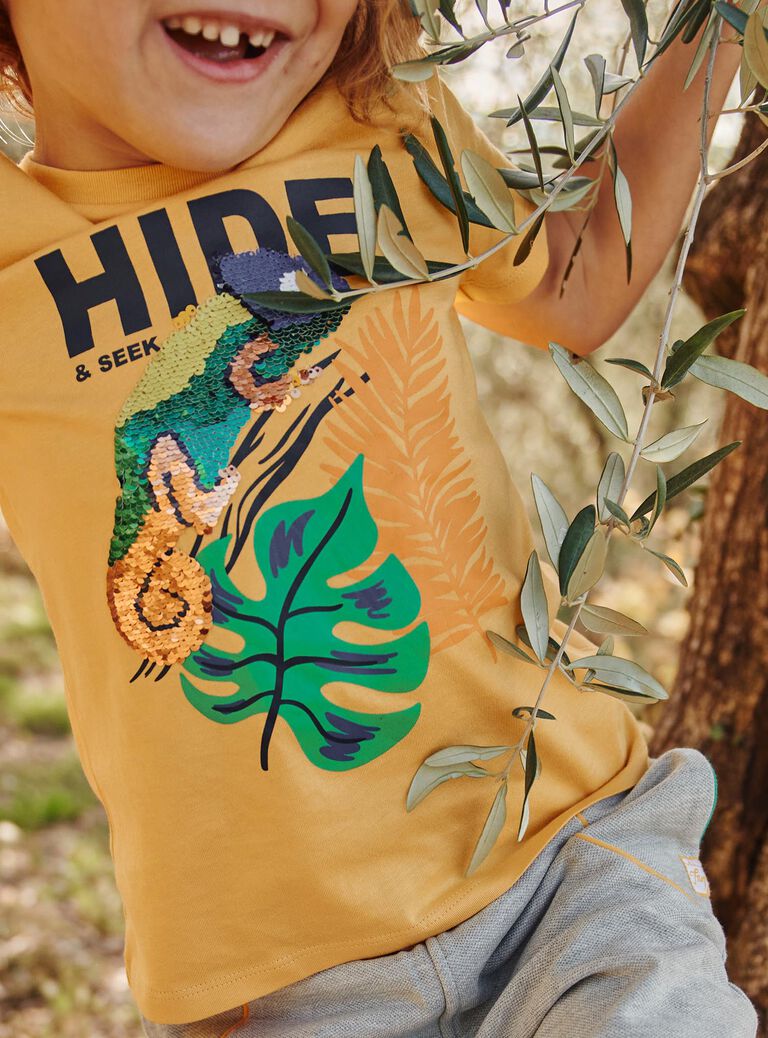 T-shirt jaune à manches courtes