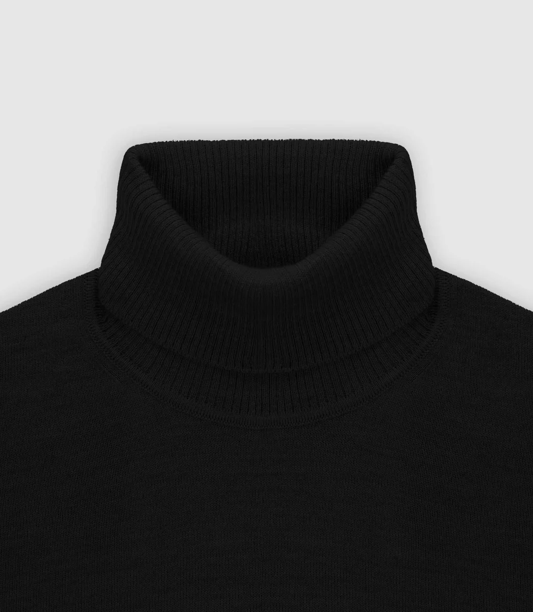 Pull col roulé noir
