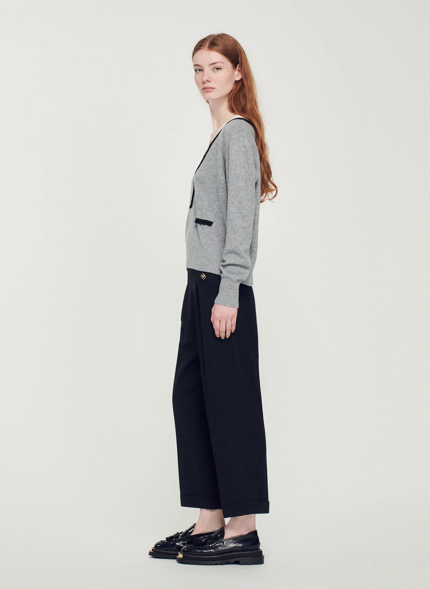 Pull col V contrasté en laine mélangée| Gris