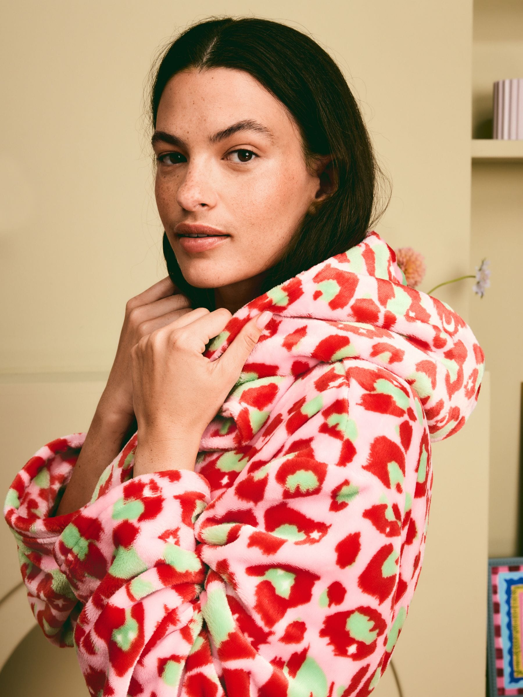 Roze met groen - Eleanor Bowmer Leopard Print Fleece Robe