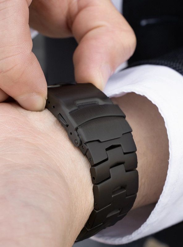 Apple - Watch - Titanium Grain Band - Zwart