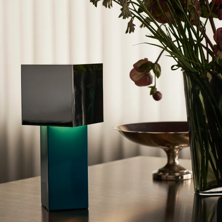 &Tradition - Pivot Portable ATD7 Akkuleuchte, blau / silber