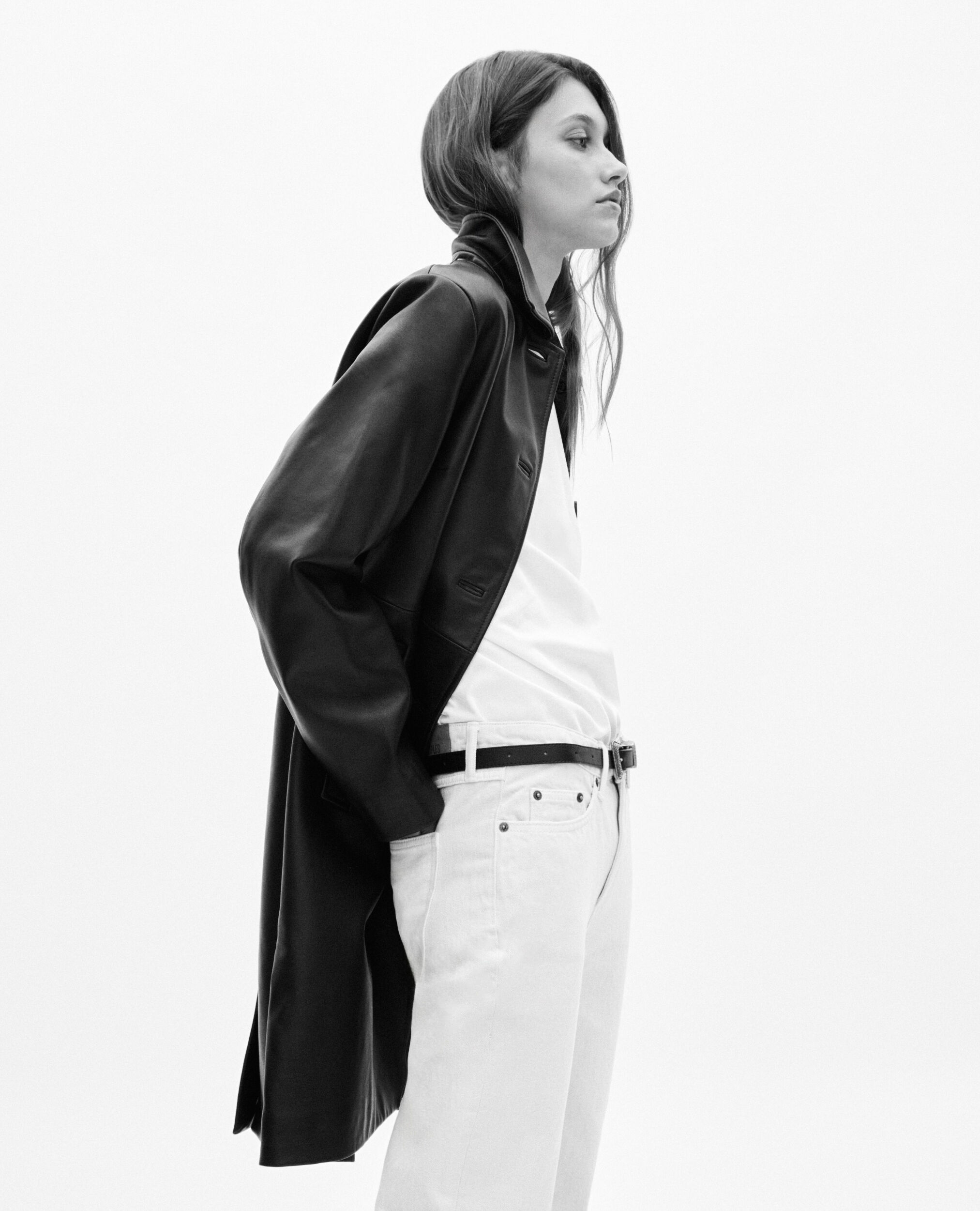 Manteau long en cuir bordeaux