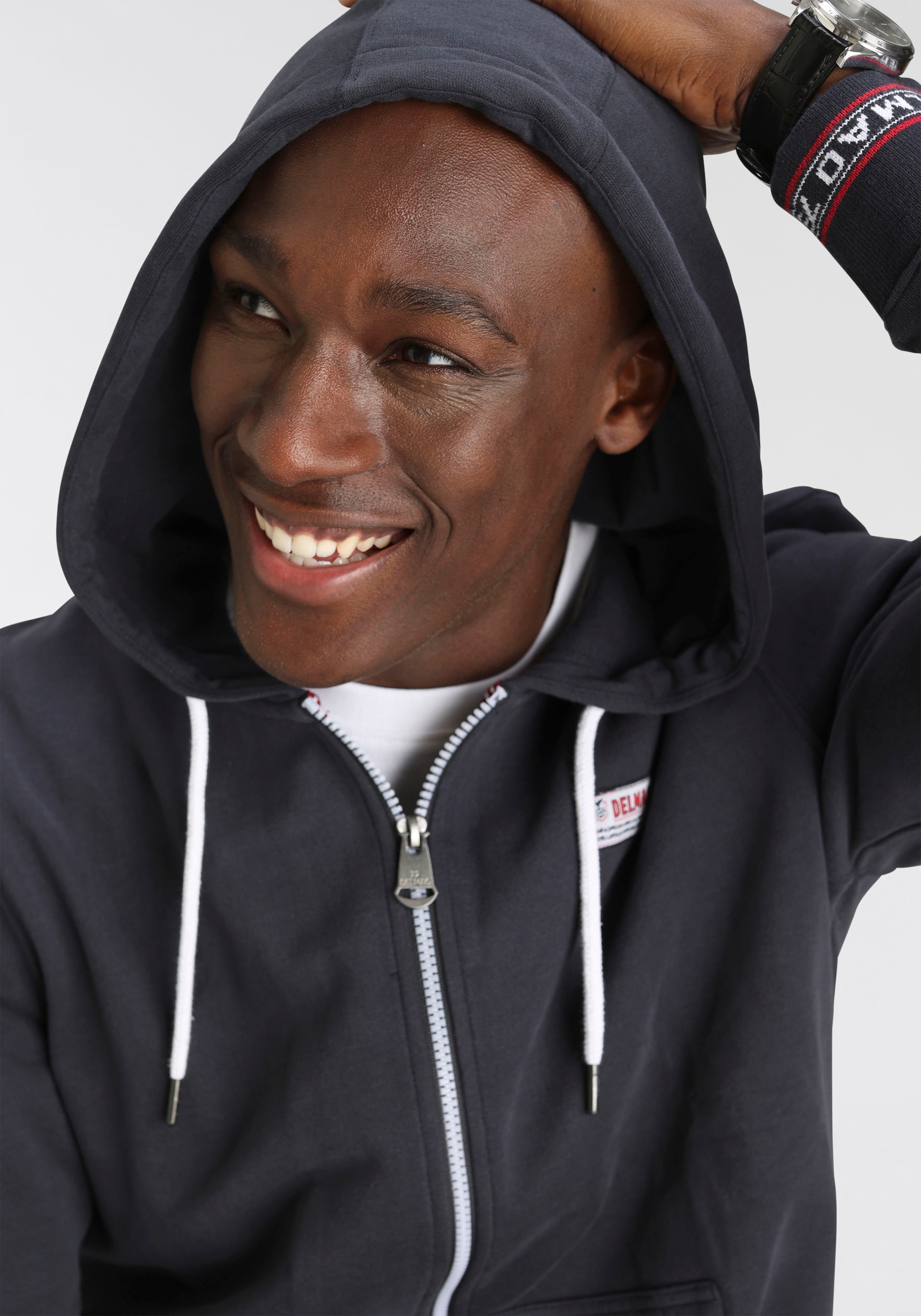 DELMAO Kapuzensweatjacke , mit kontrastfarbenen Reissverschlüssen