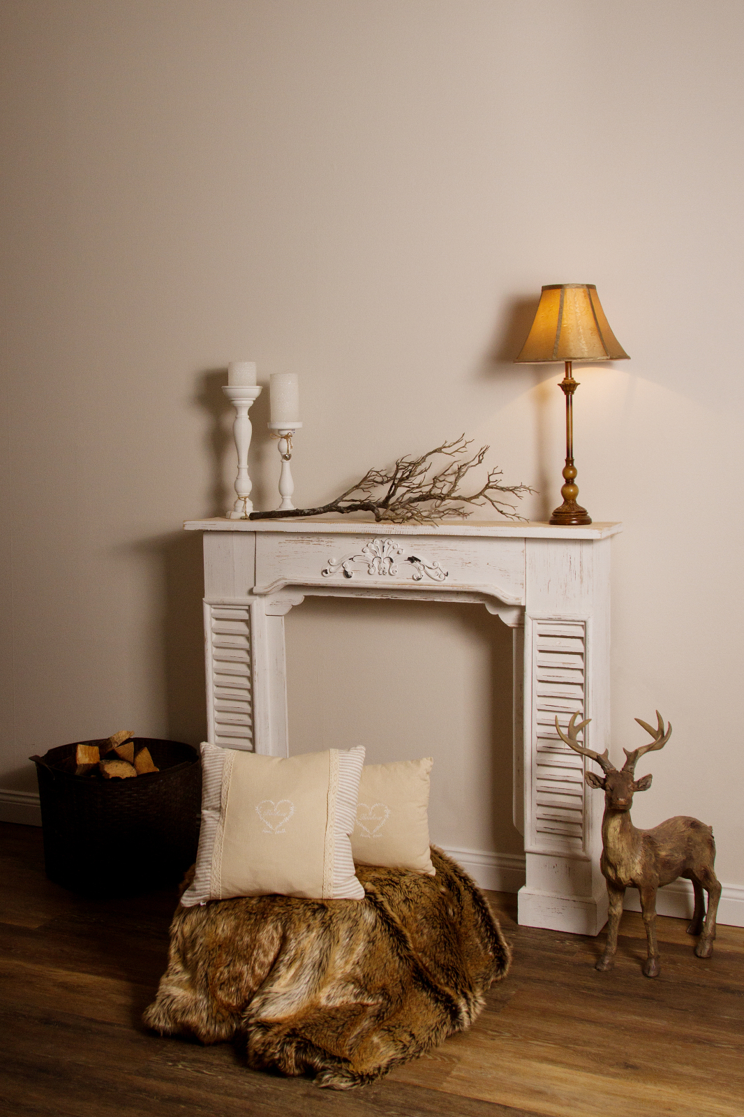 Kaminumrandung RAIK - weiß - Shabby Chic