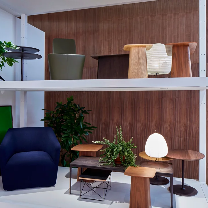 Vitra - Wooden Side Table, Nussbaum / klein
