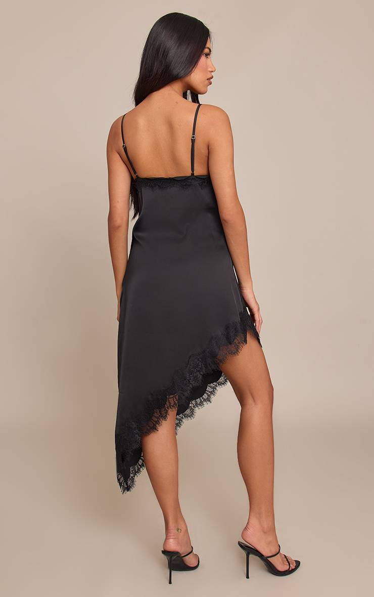 Noir Robe Courte Asymétrique En Satin Avec Dentelle