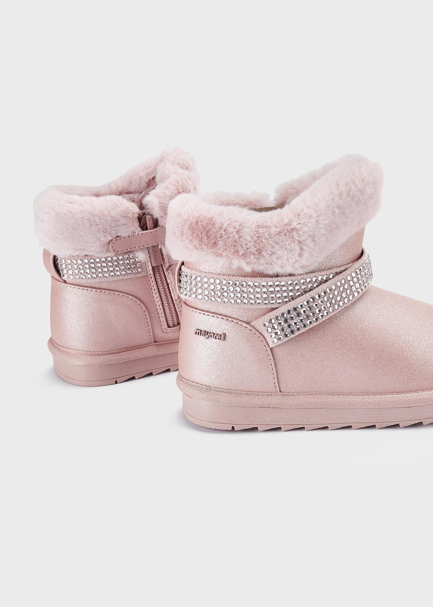 Botas de cano curto brilhantes com forro de pele para meninas