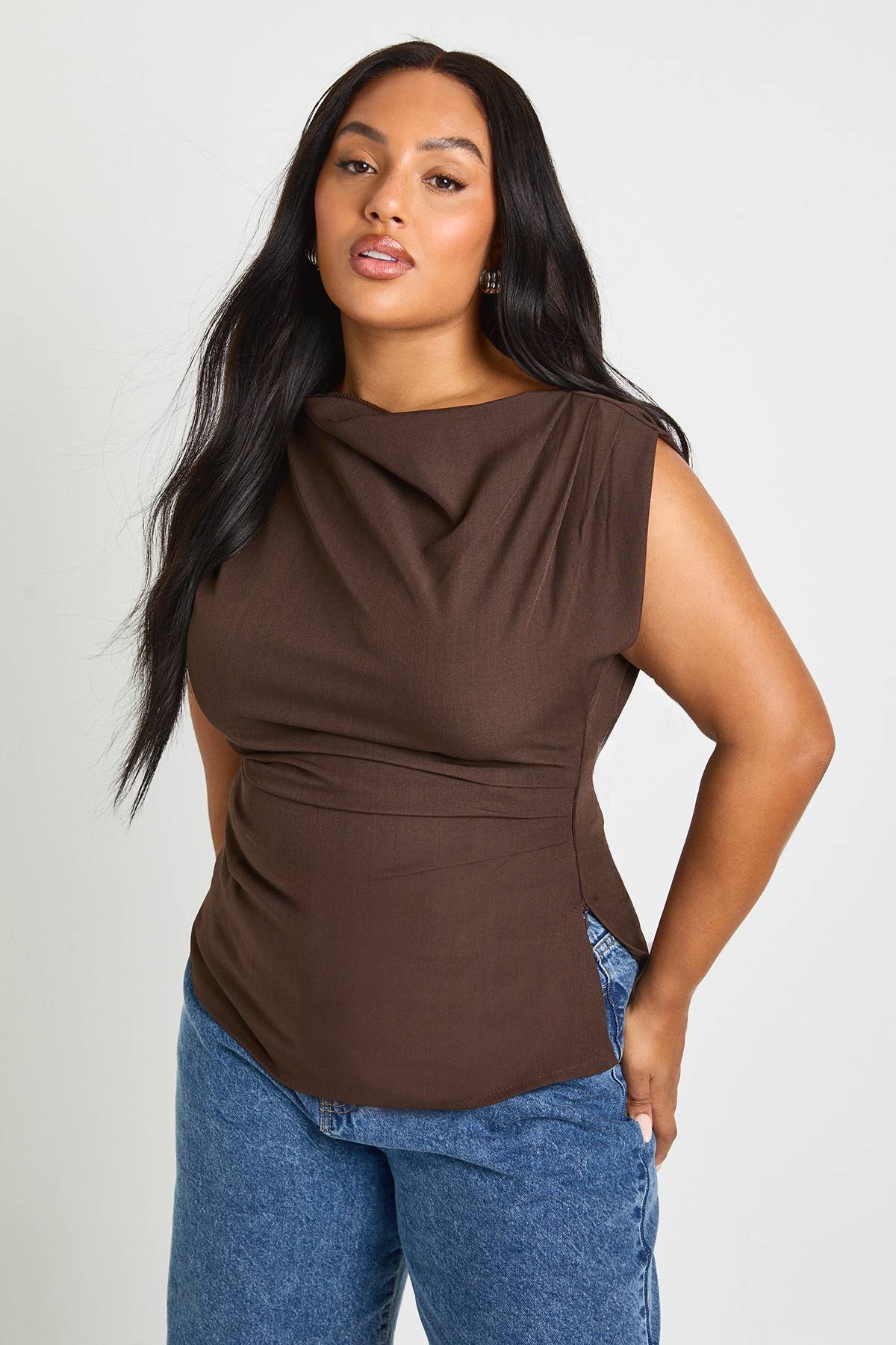 boohoo Plus Haut asymétrique à encolure drapée
