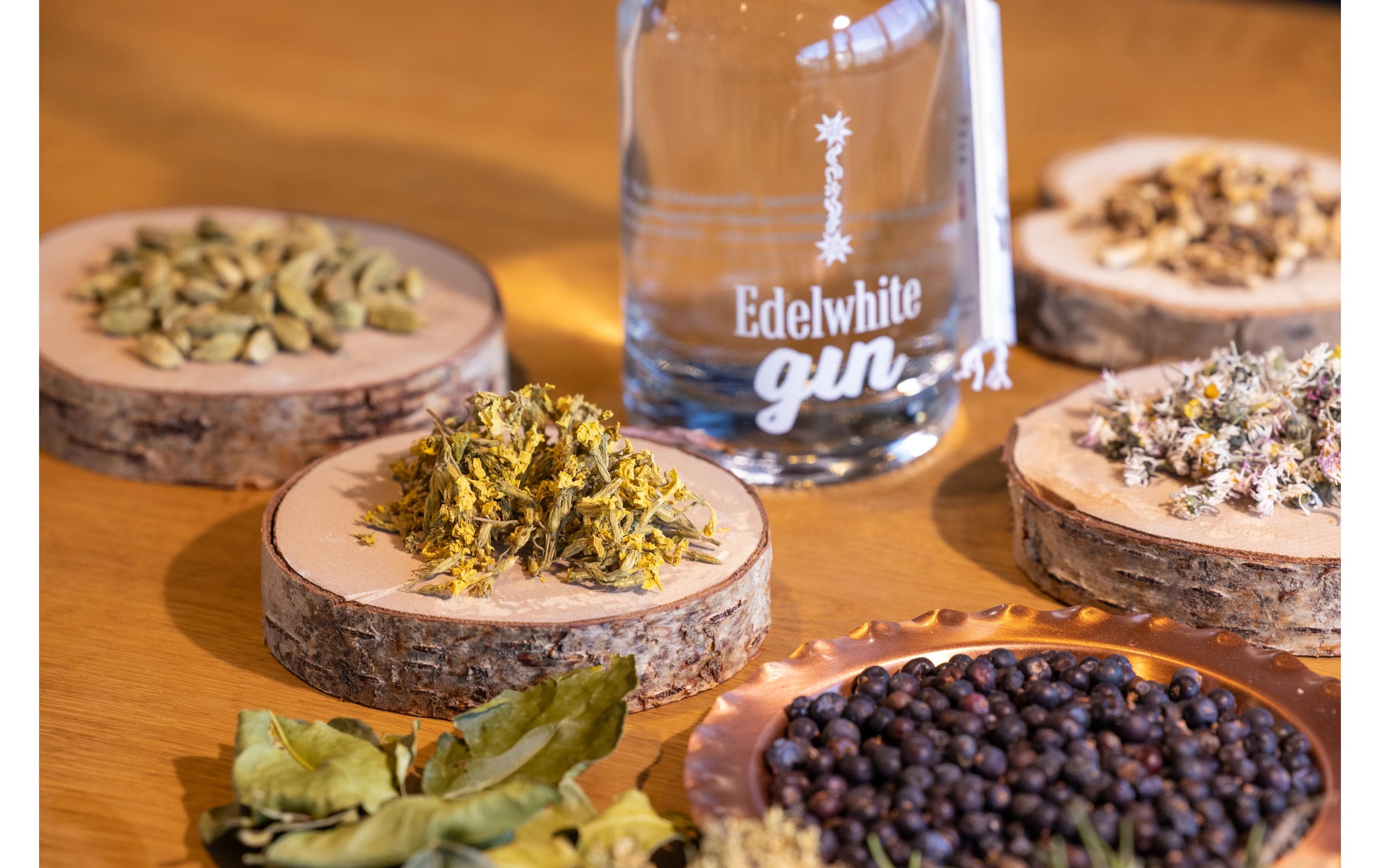 57 Navy Strength Gin 0.5 lHochwertige Spirituose auf Basis von Wacholder aus «Die Höhle der Löwen»