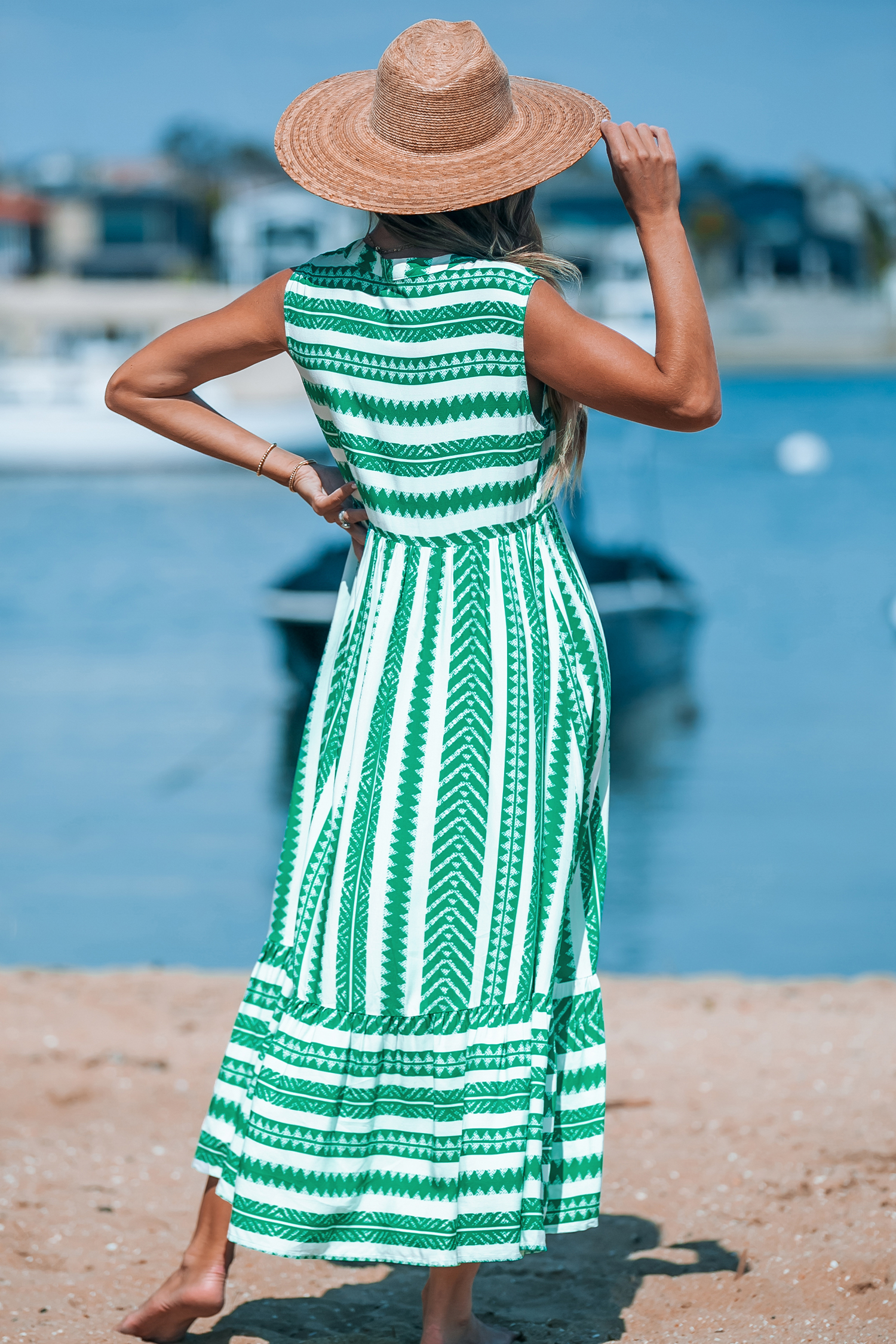Robe maxi sans manches avec col fendu à rayures
