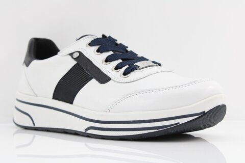 ara Sneaker