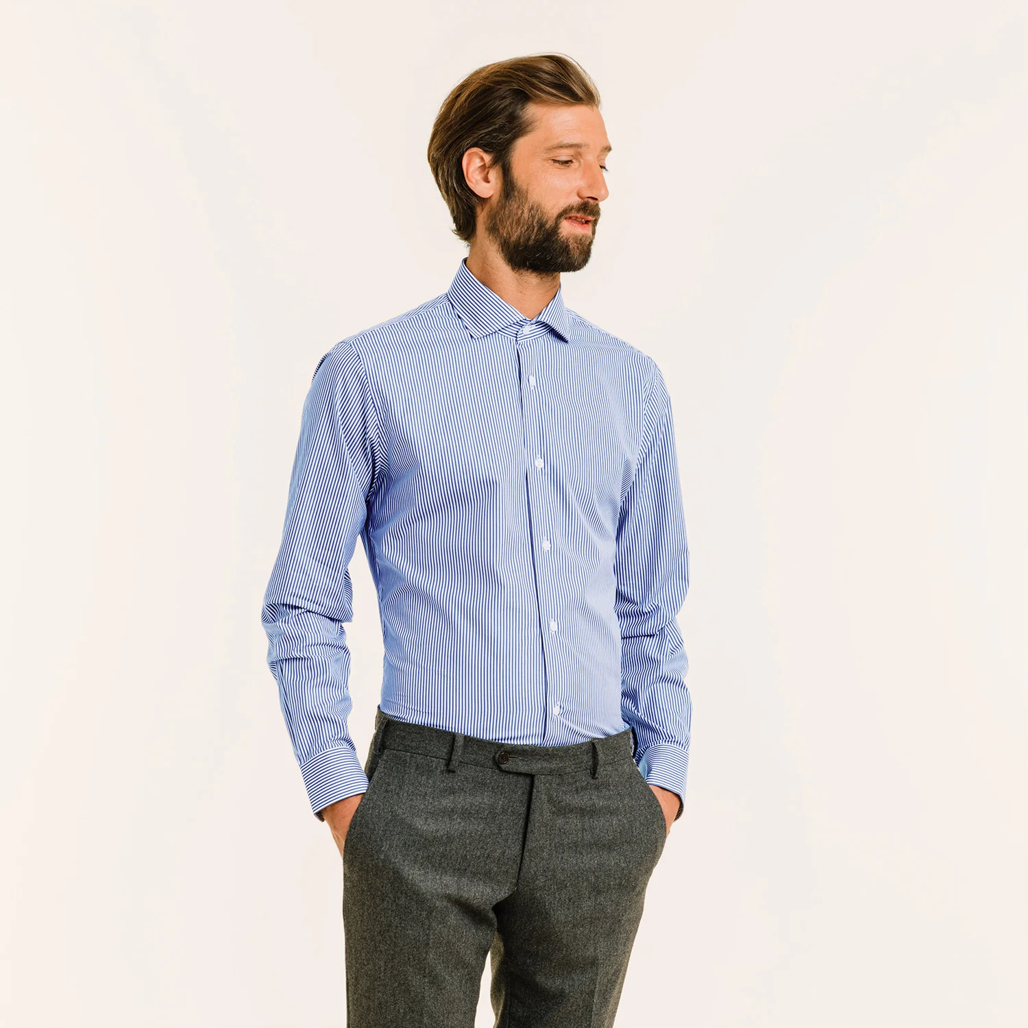 Fitted shirt in double-twisted poplin with dark blue stripes