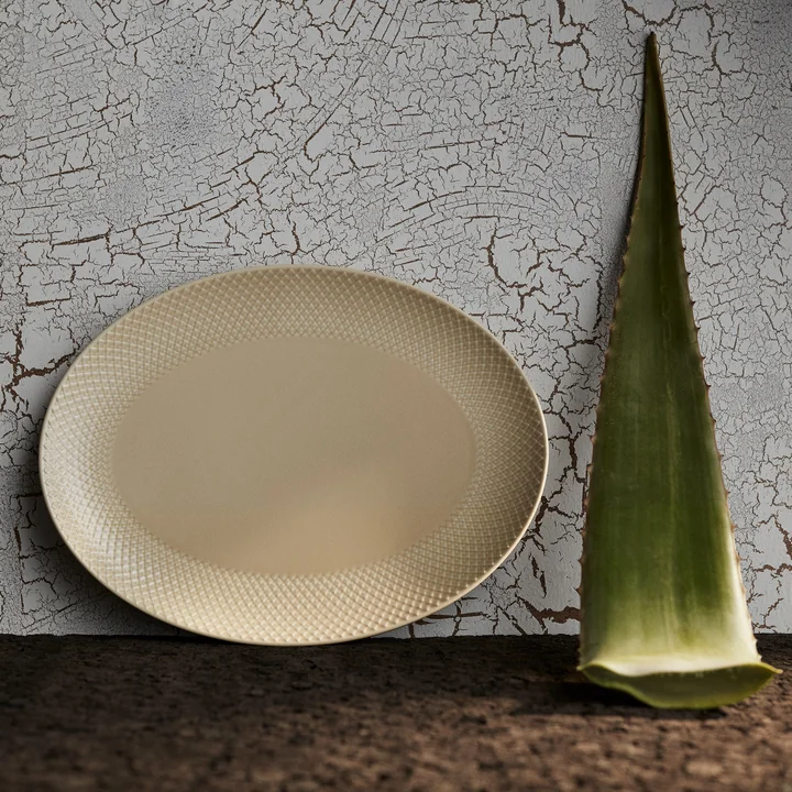 Lyngby Porcelæn - Rhombe Earth Servierplatte oval 21,5 x 28,5 cm, moss