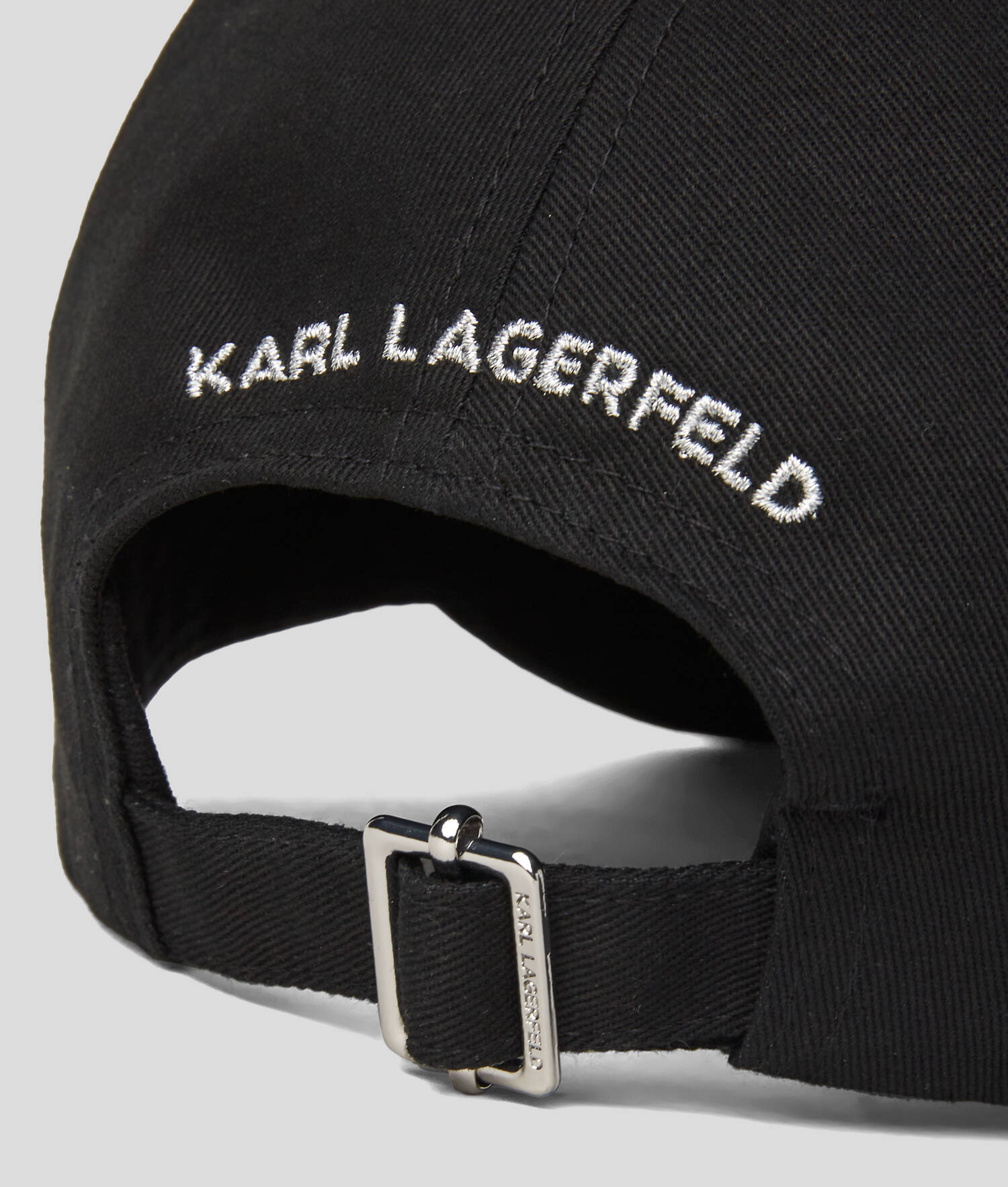 CASQUETTE IKON AVEC PIN'S - Noir