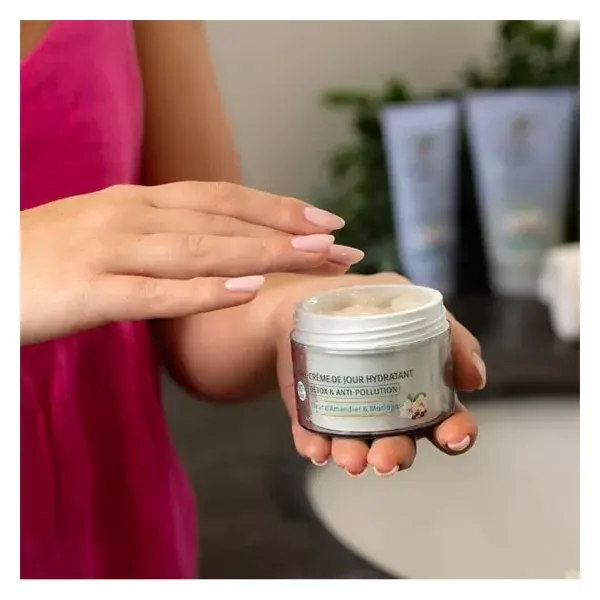 Le Petit Olivier Gel-Creme Hidratante Diurno Detox e Antipoluição 50ml