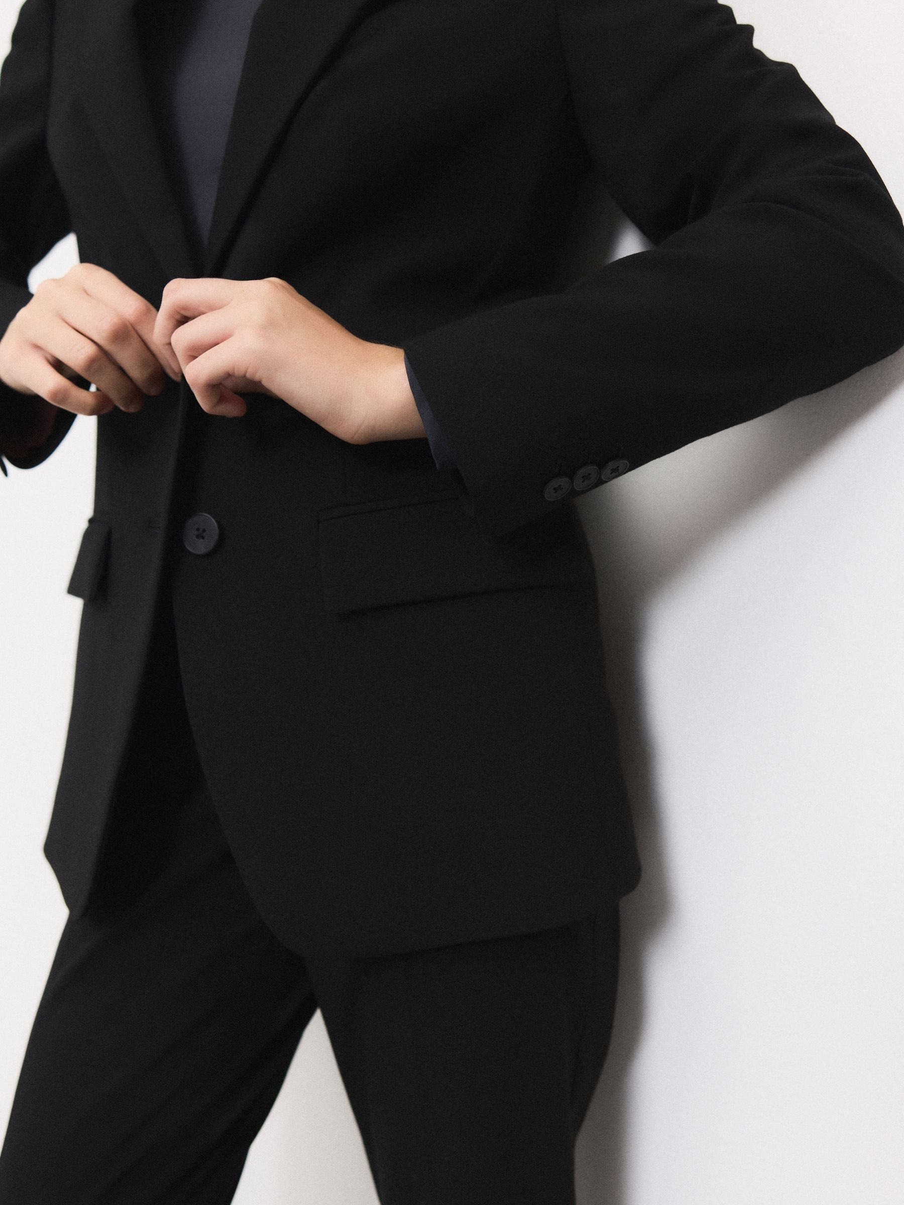 Zwart - Op maat gemaakte blazer met enkele rij knopen van wol