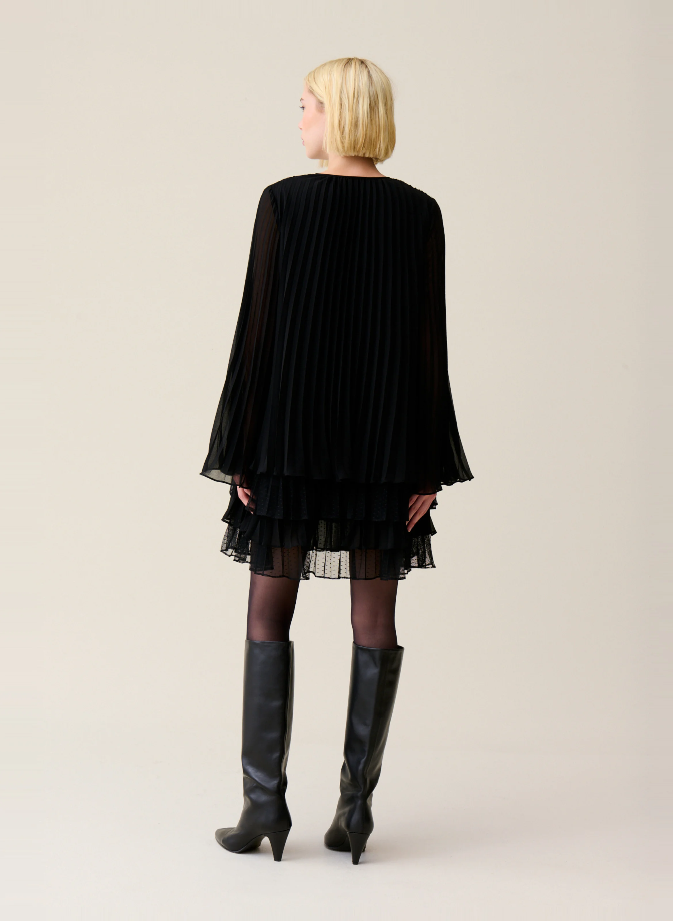 Robe courte volantée | Noir