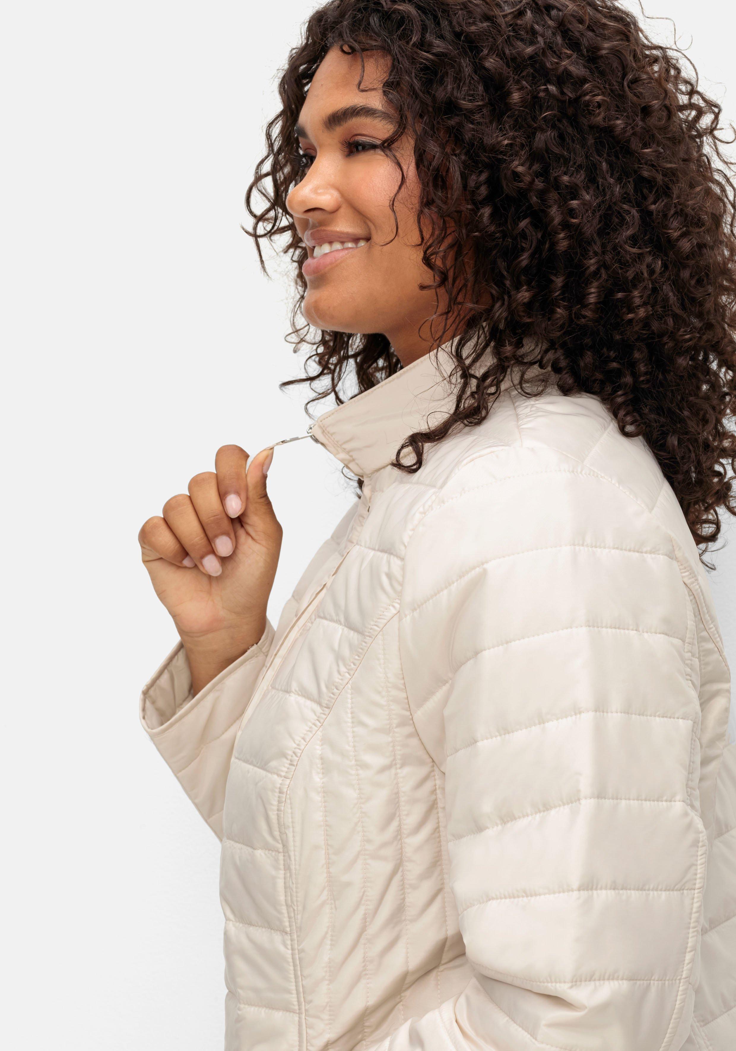 Leicht wattierte Steppjacke mit Stehkragen