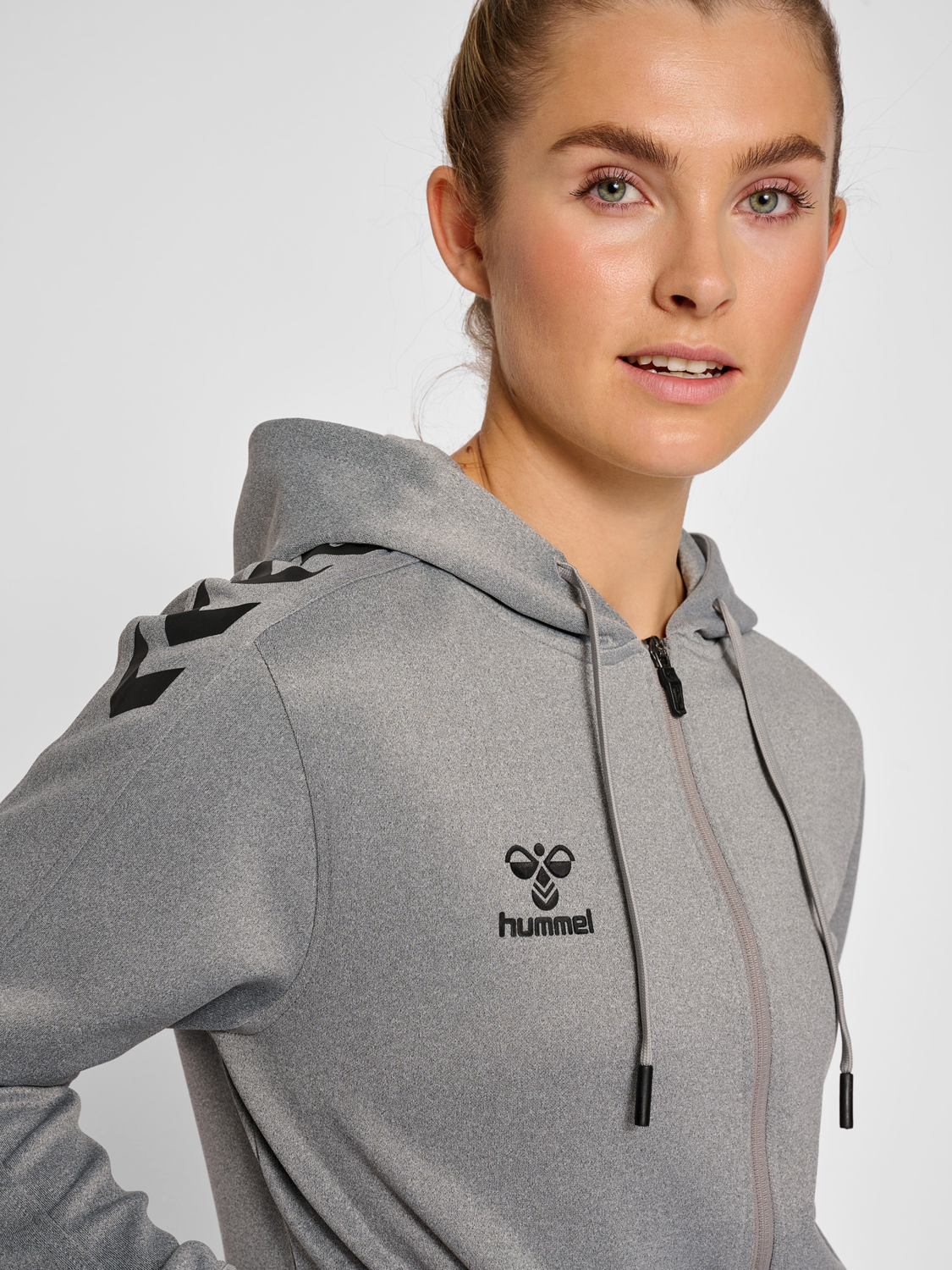 hmlCORE XK POLY ZIP HOOD SWEAT WOMA
