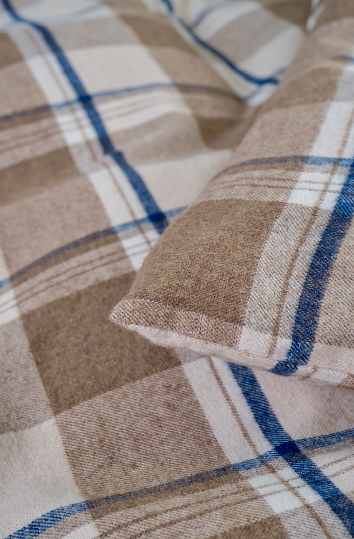 Garnfarget flanell sengesett multi brun - 140x200 cm