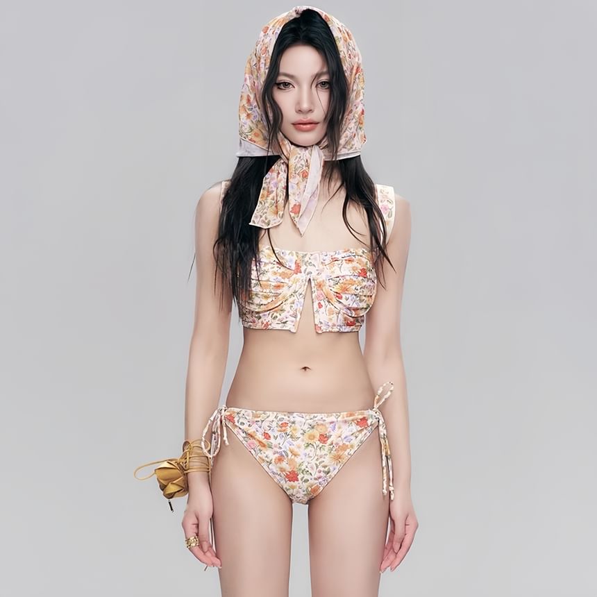 Sancus - Set: Bikini met trekkoord en bloemenprint + omslagrok