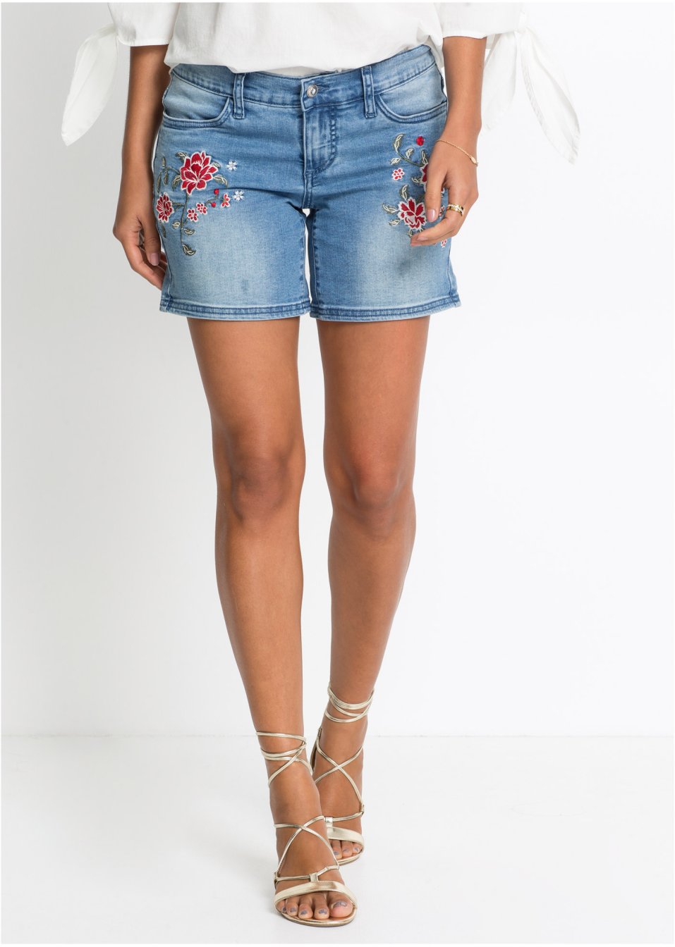 Short en jean brodé