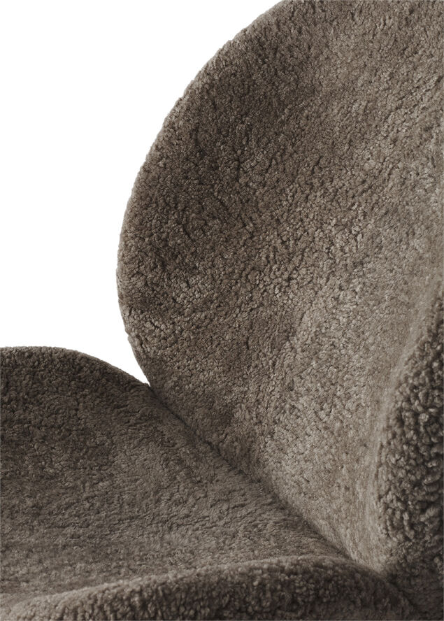Vipp Lodge Lounge Dark Oak Curly col. 07 No color
