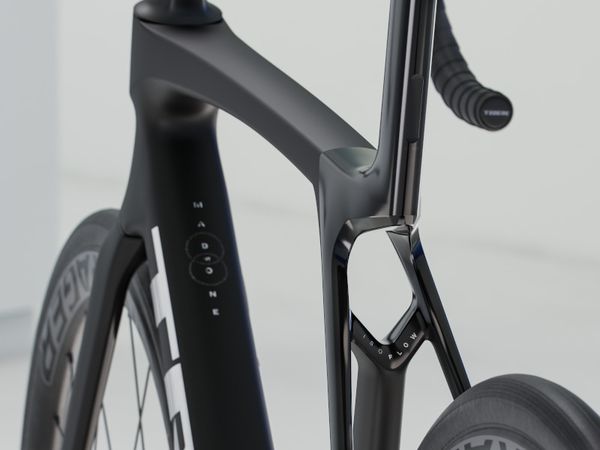 MADONE SL 6 Gen 8 Rennvelo  matte dark web  ML