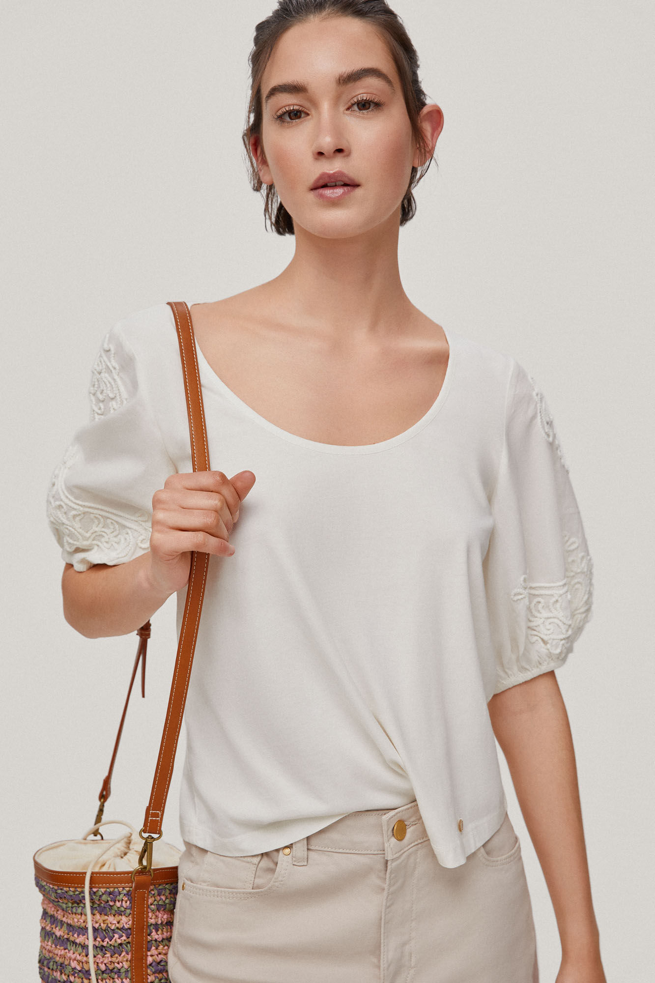 Camiseta combinada bordada - Bege