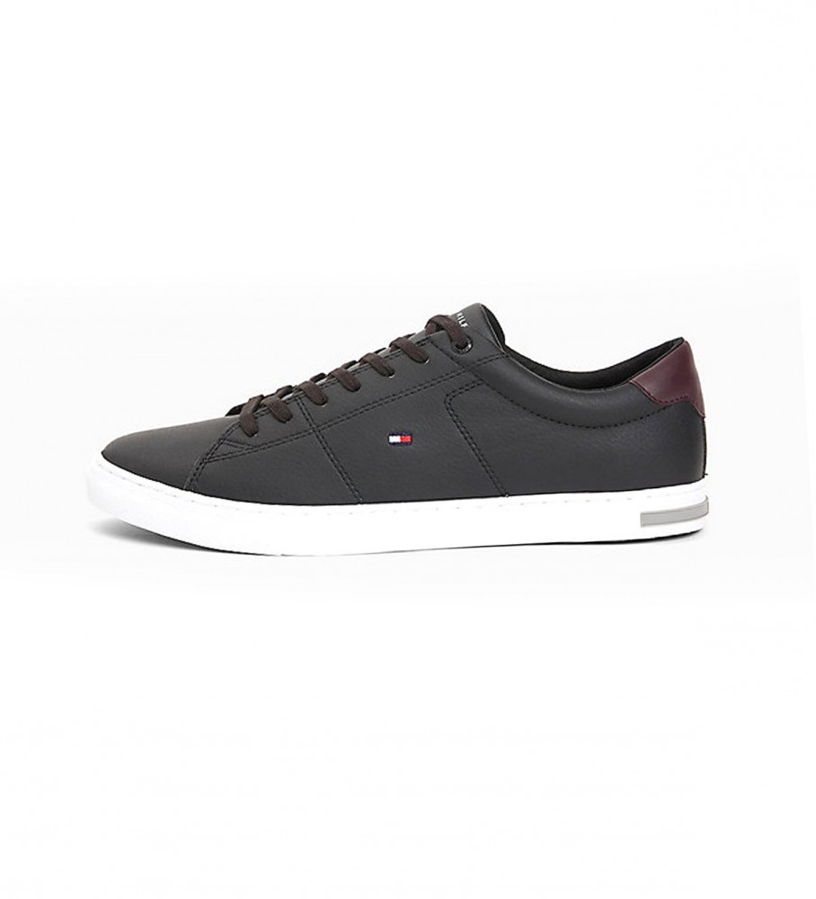 Tênis Tommy Hilfiger Essential em couro vulcanizado, preto